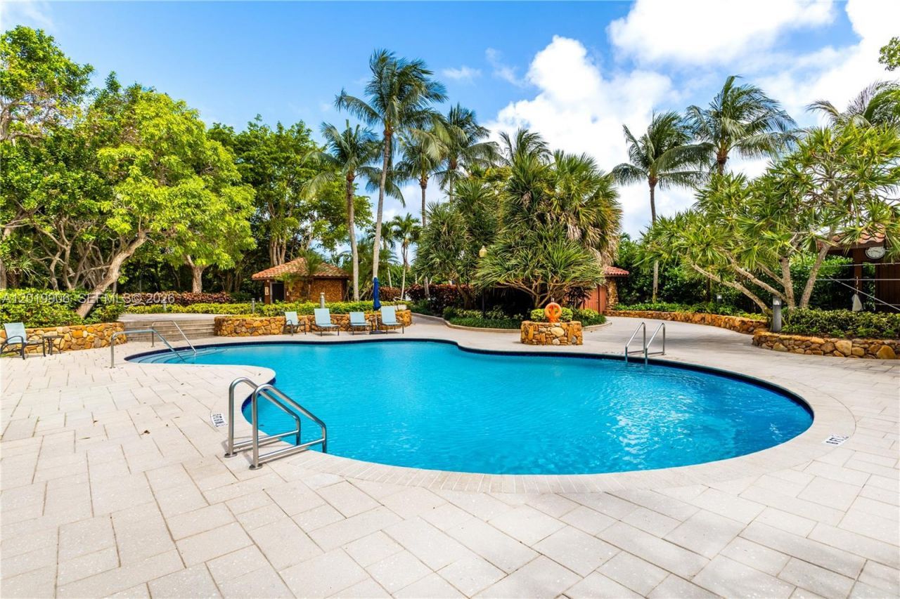 2000 Towerside Ter , Unit 311, Miami, FL 33138 Photo