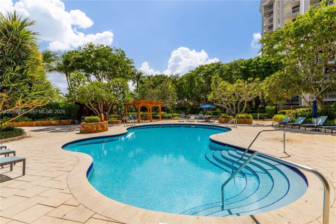 2000 Towerside Ter , Unit 311, Miami, FL 33138 Photo