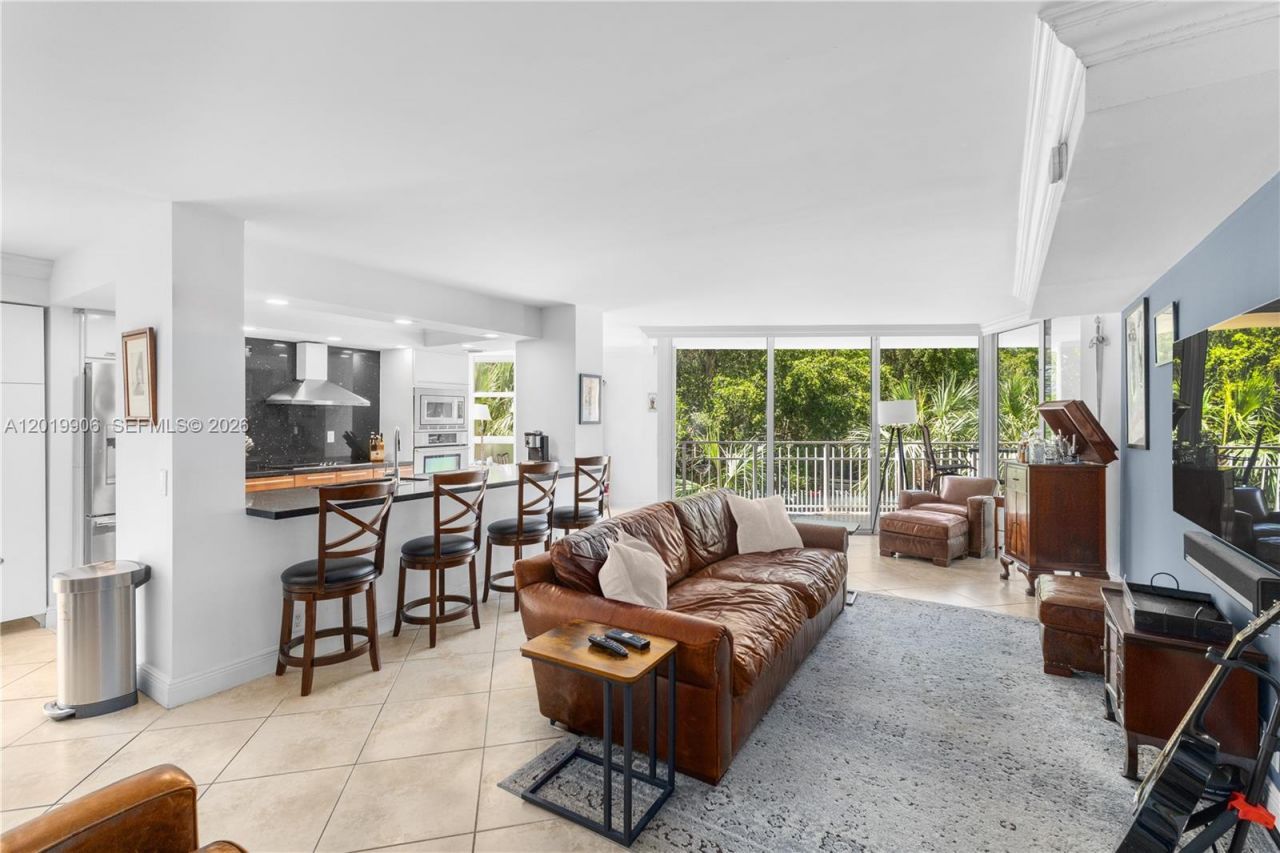 2000 Towerside Ter , Unit 311, Miami, FL 33138 Photo