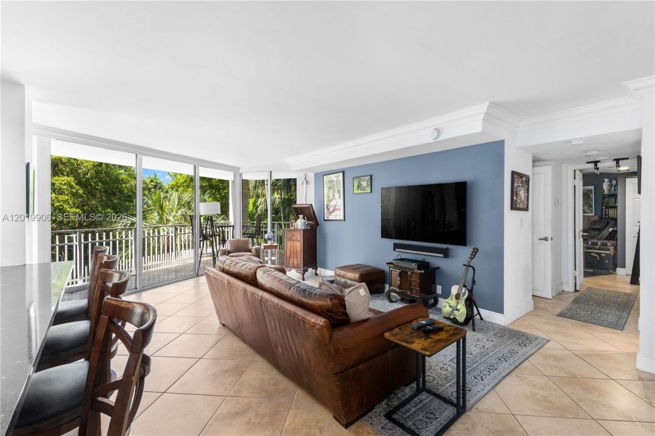 2000 Towerside Ter , Unit 311, Miami, FL 33138 Photo