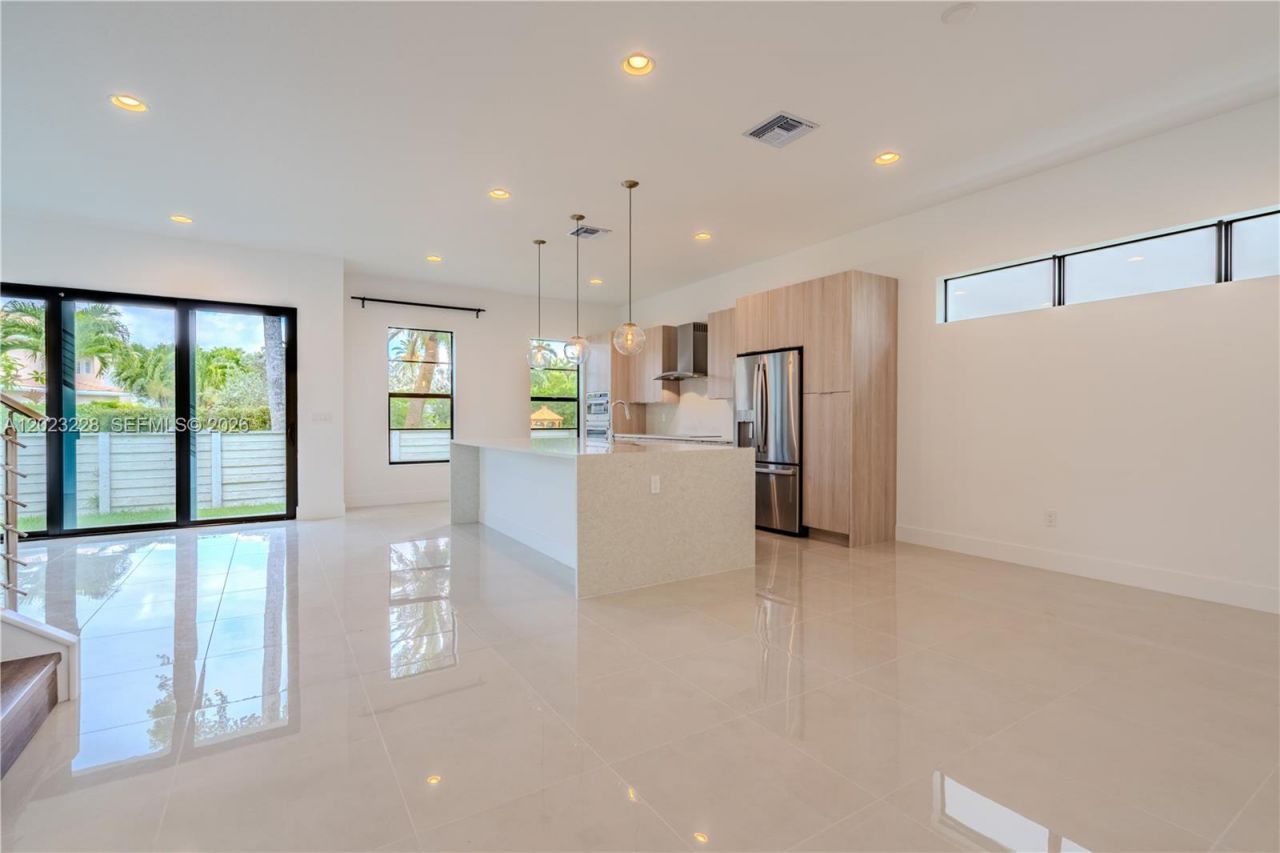 1427 SW 23rd St , Fort Lauderdale, FL 33315 Photo