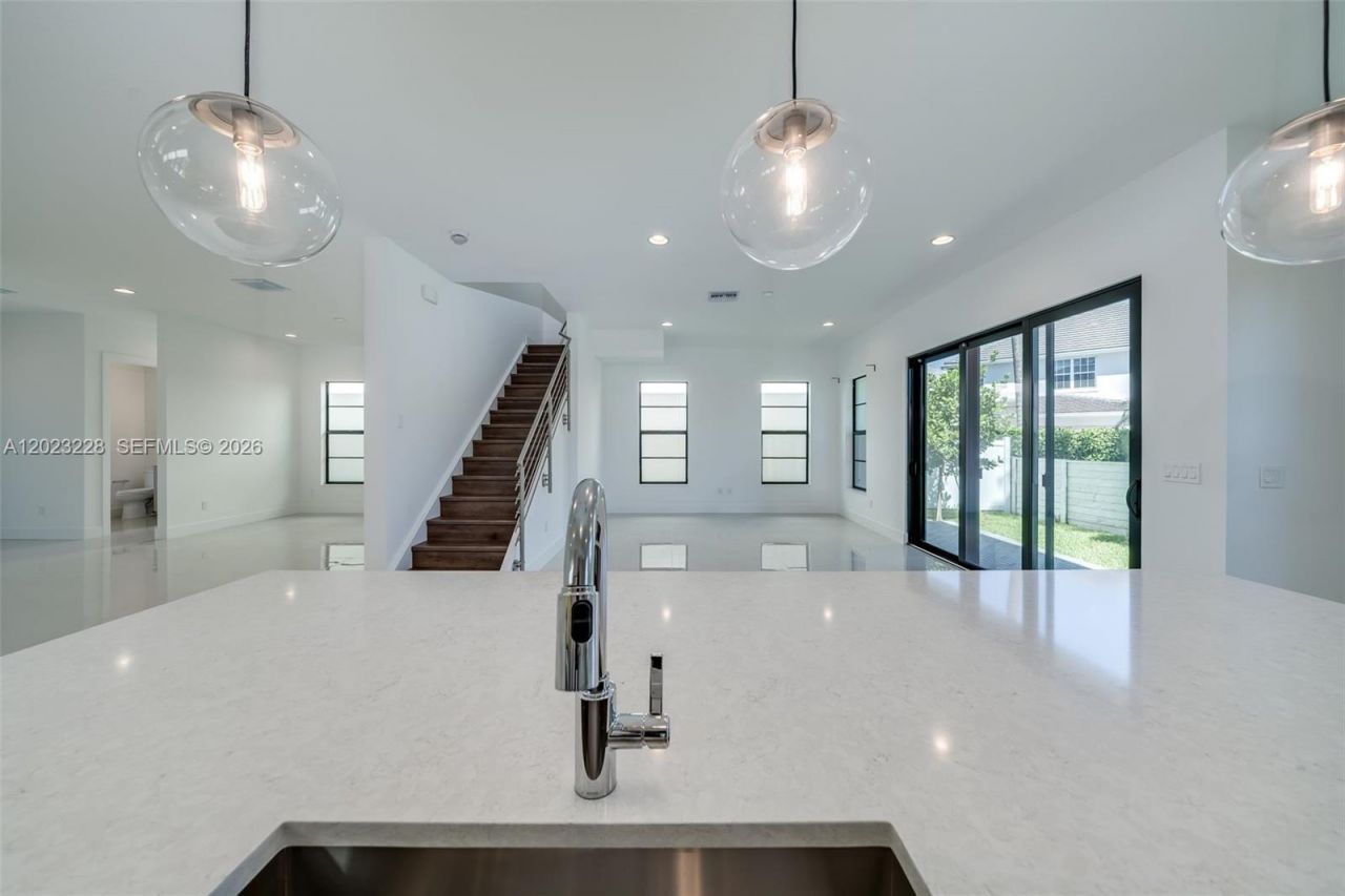 1427 SW 23rd St , Fort Lauderdale, FL 33315 Photo