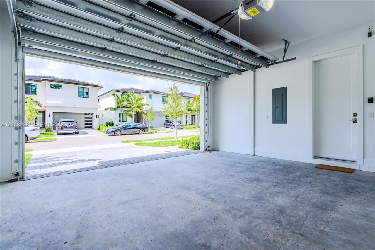 1427 SW 23rd St , Fort Lauderdale, FL 33315 Photo