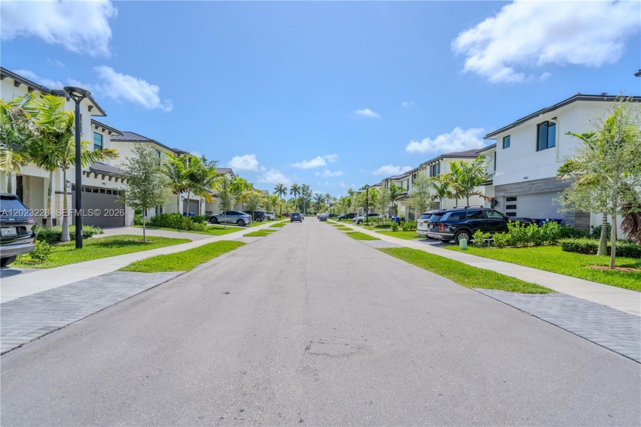 1427 SW 23rd St , Fort Lauderdale, FL 33315 Photo
