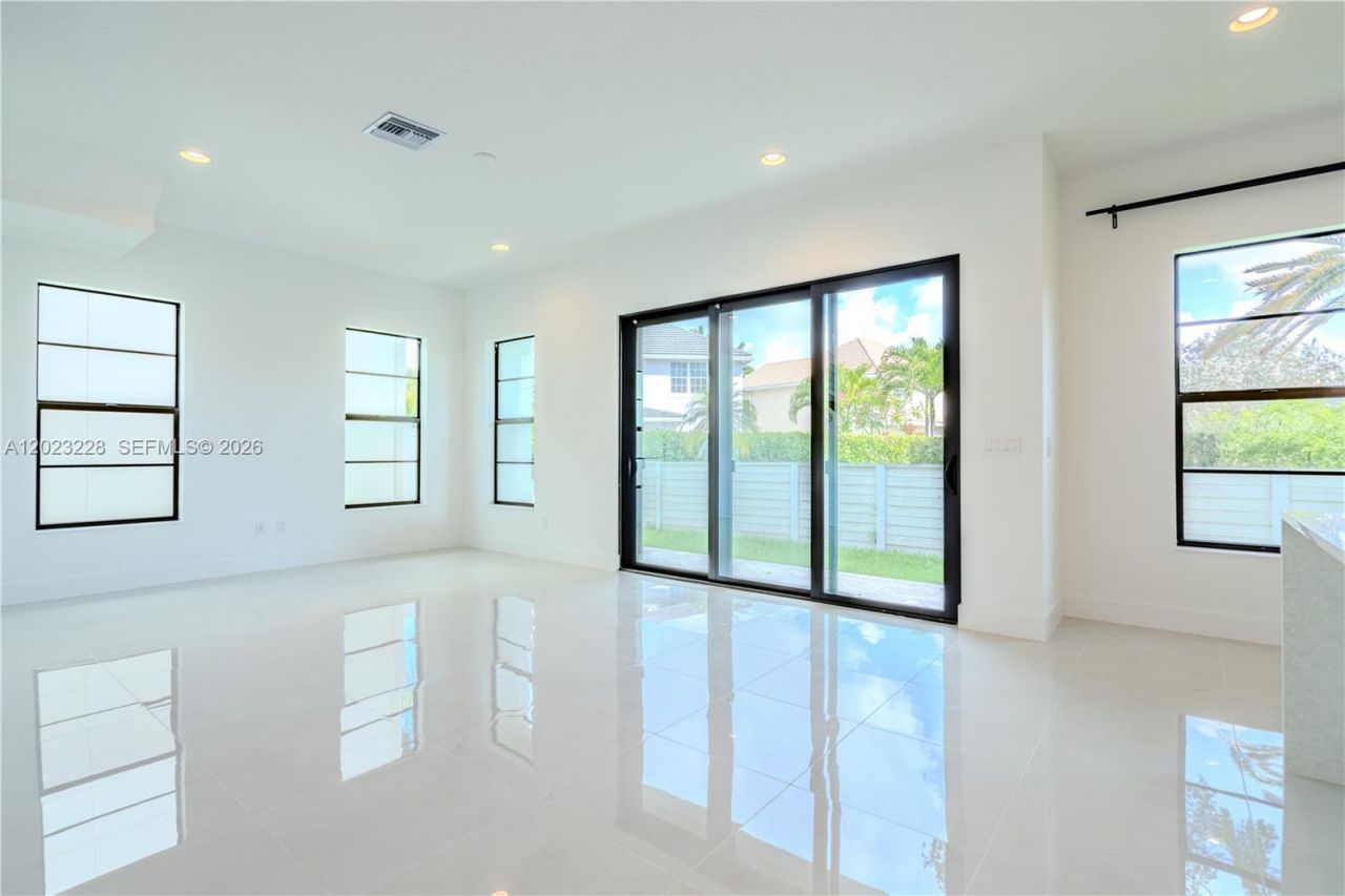 1427 SW 23rd St , Fort Lauderdale, FL 33315 Photo