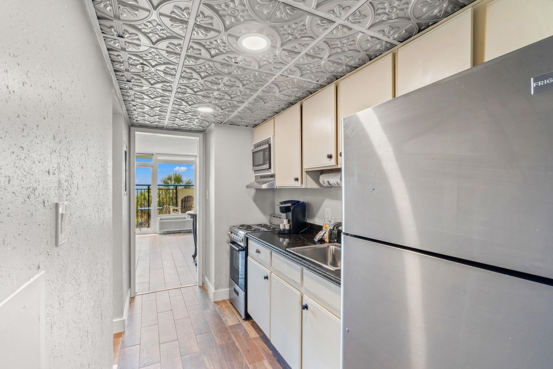 2300 Ocean Blvd. N  Photo 6