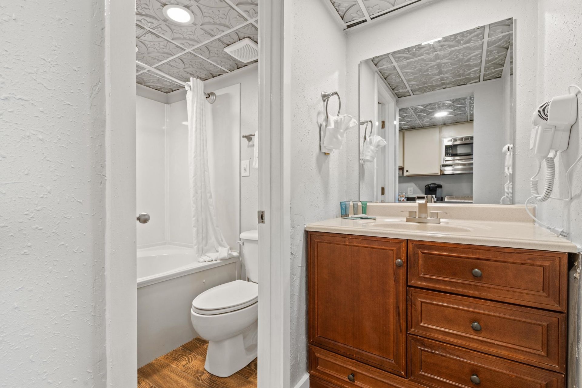 2300 Ocean Blvd. N  Photo 8