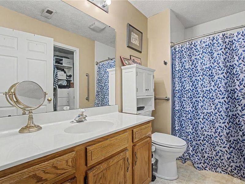 5005 Twin Lakes Circle, Englewood, OH 45315 Photo 10