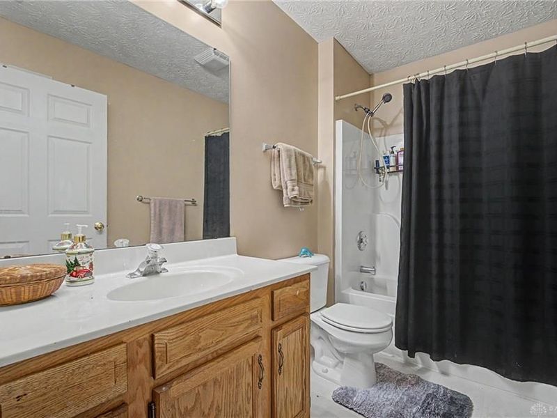 5005 Twin Lakes Circle, Englewood, OH 45315 Photo 13