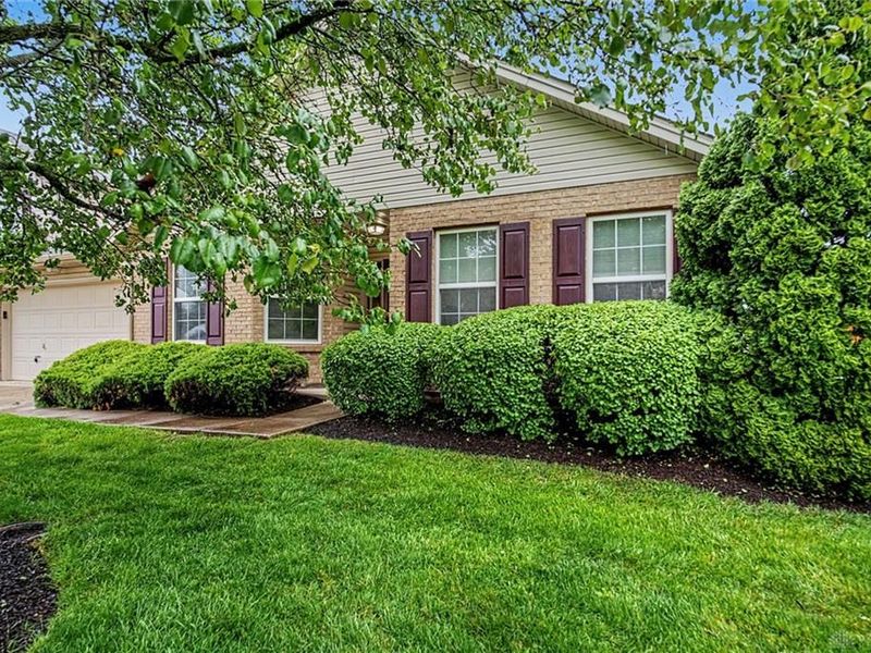 5005 Twin Lakes Circle, Englewood, OH 45315 Photo 3