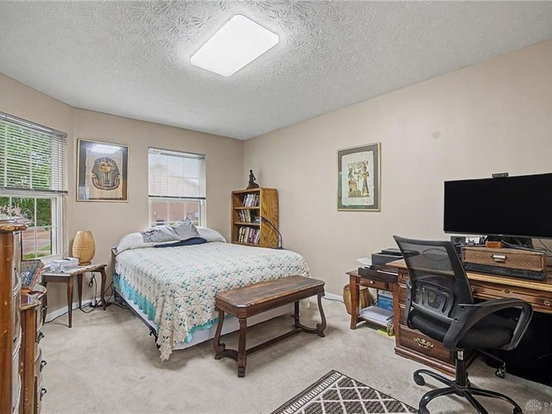 5005 Twin Lakes Circle, Englewood, OH 45315 Photo 8