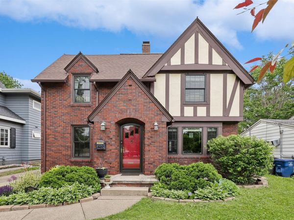 2009 Beaver Avenue, Des Moines, IA 50310