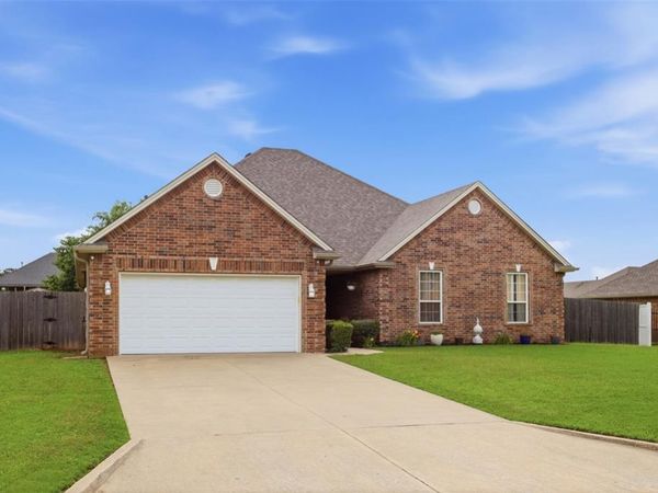 1603 Windmill Ridge Drive, Shawnee, OK 74804