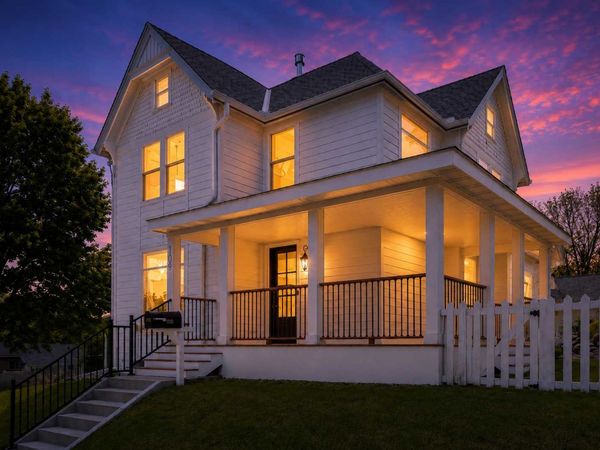 109 Pine Street E, Stillwater, MN 55082