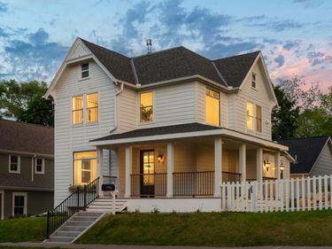 109 Pine Street E, Stillwater, MN 55082