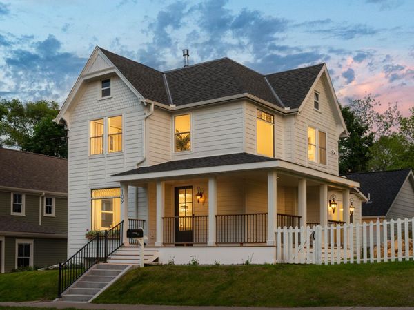109 Pine Street E, Stillwater, MN 55082