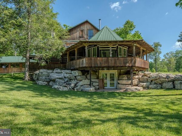 1520 LINGLE VALLEY ROAD , MILROY, PA 17063