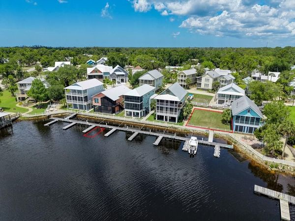 140 Ryland Cir, Steinhatchee, FL 32359