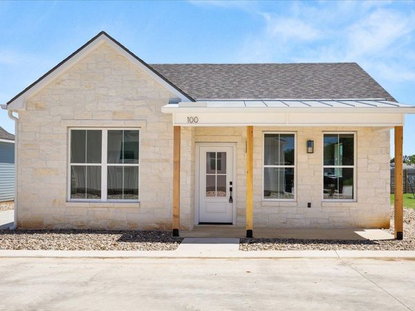 802 S Creek ST, Unit 100, Fredericksburg, TX 78624