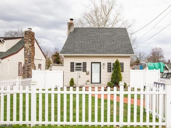 8 Navajo Ave, Parsippany-Troy Hills, NJ 07034