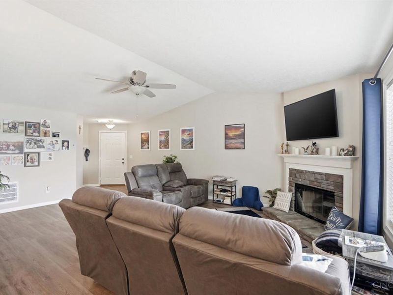 4421 North Shore Drive, Unit 302, Deerfield Twp., OH 45040 Photo 9