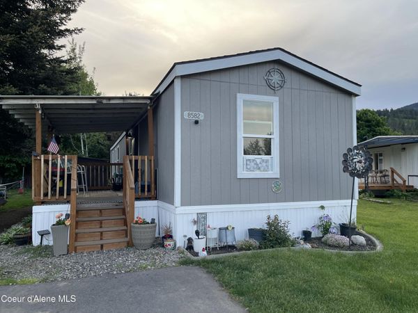 8582 W Park LOOP , Rathdrum, ID 83858