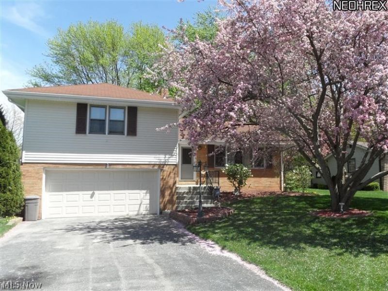 5926 Louise Avenue NW, Champion, OH 44483 Photo 1