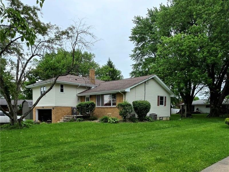 5926 Louise Avenue NW, Champion, OH 44483 Photo 2