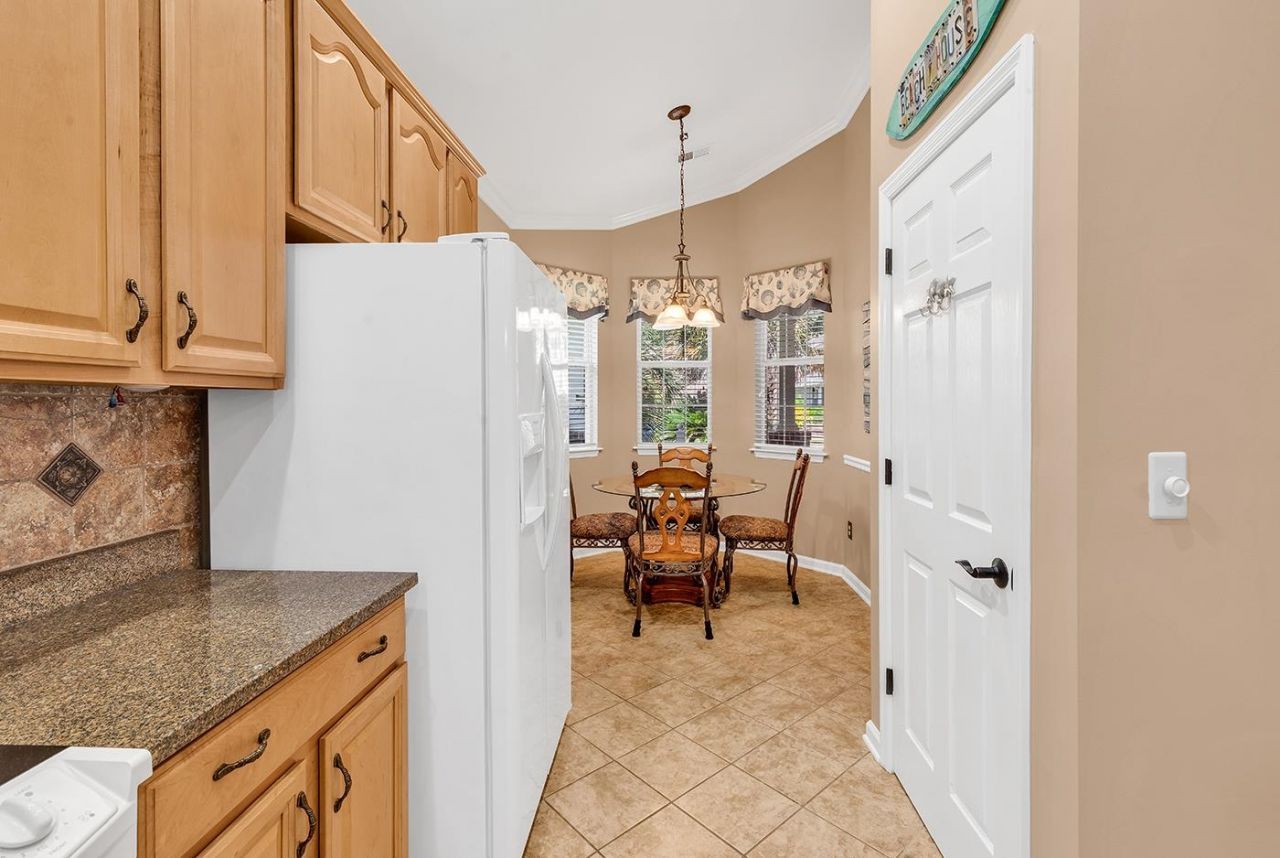 862 Laquinta Loop Photo 12