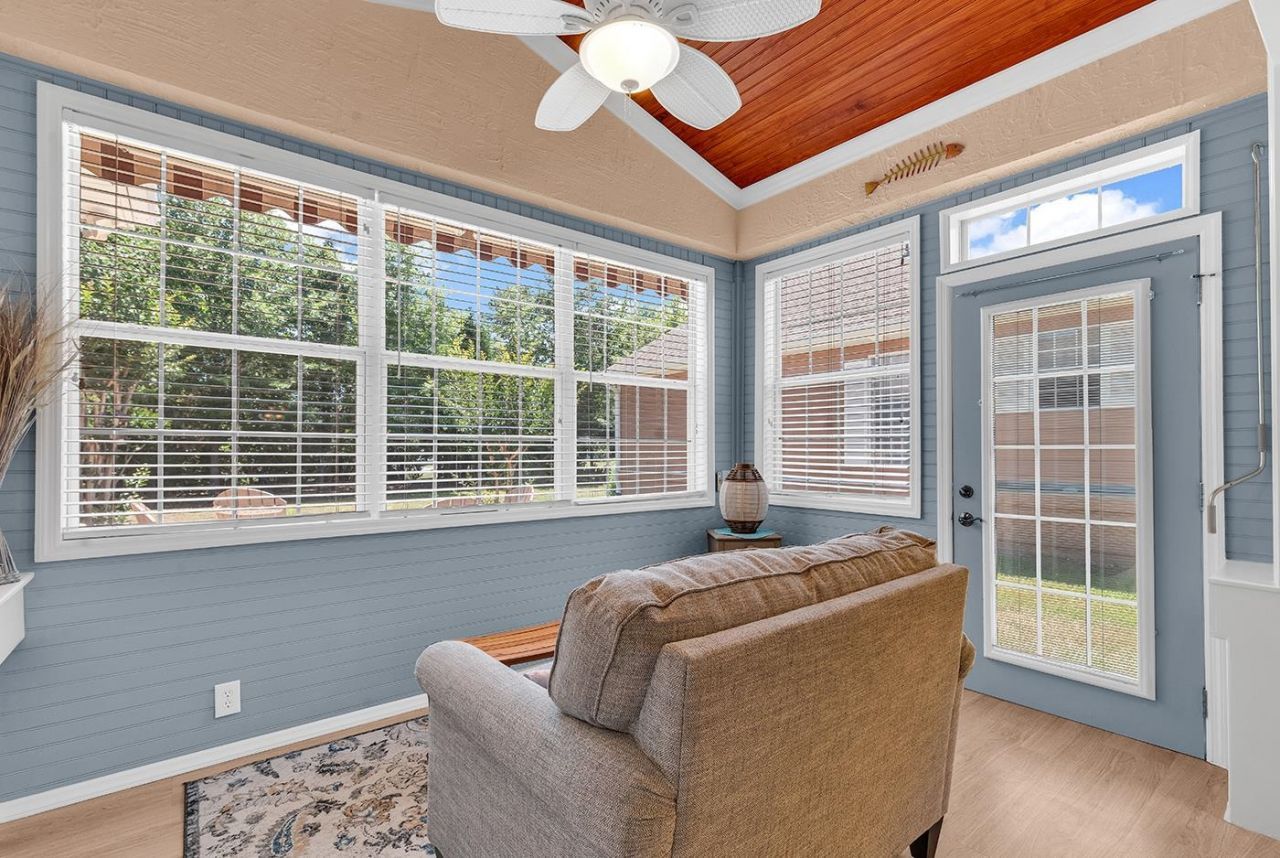 862 Laquinta Loop Photo 15