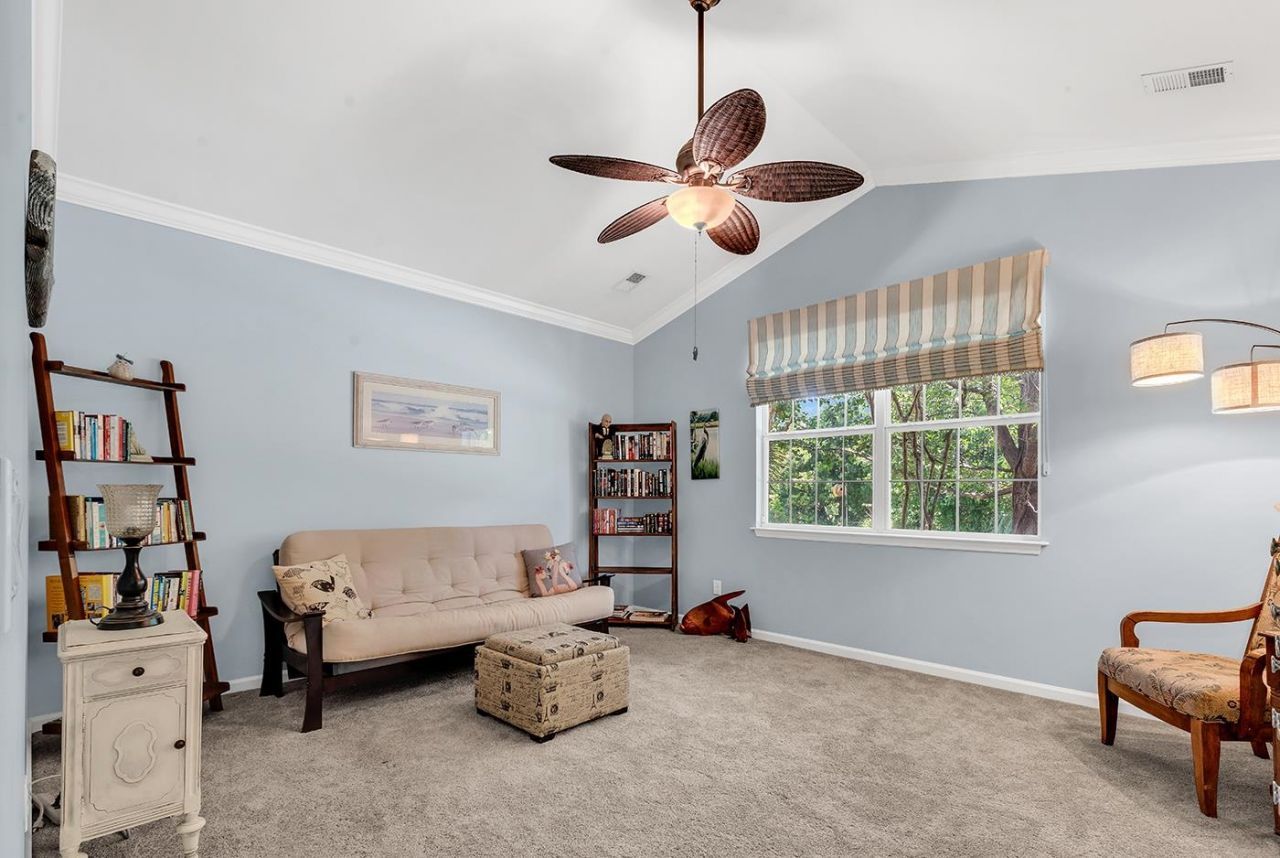 862 Laquinta Loop Photo 16