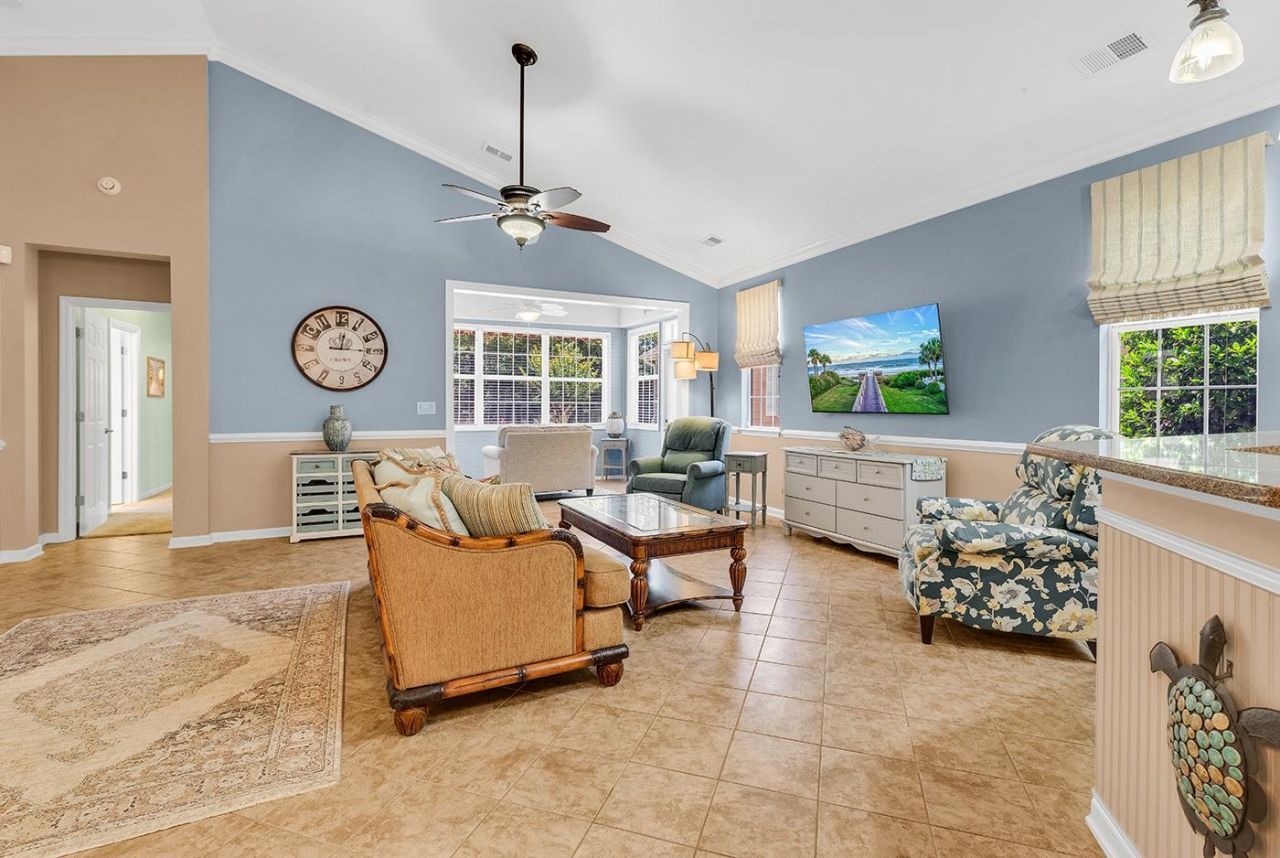 862 Laquinta Loop Photo 5