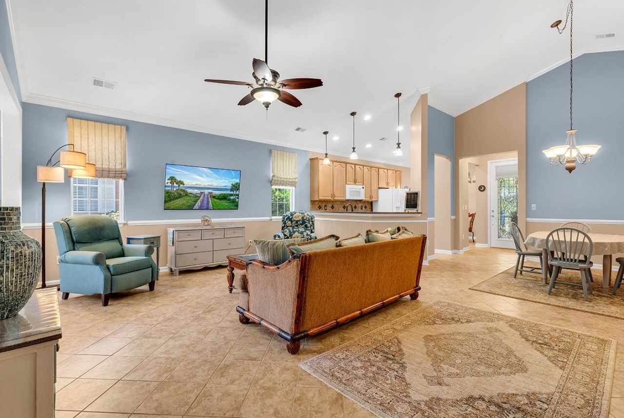 862 Laquinta Loop Photo 6