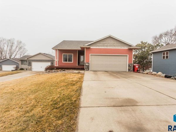 435 N Jenny Ave, Tea, SD 57064