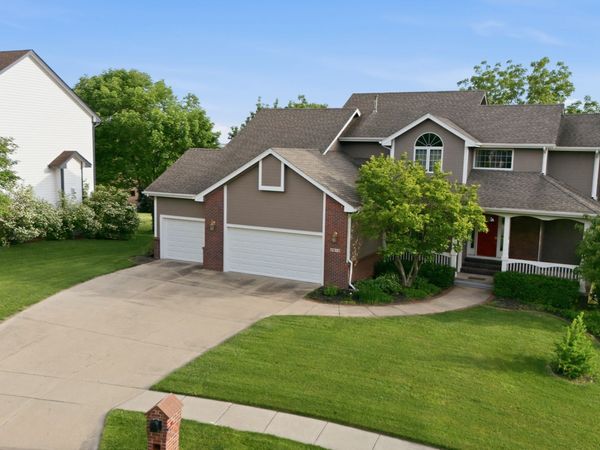5512 Garrison Court , Johnston, IA 50131