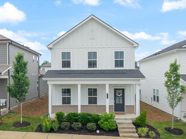 1337 Carriage Park Dr, Hermitage, TN 37076