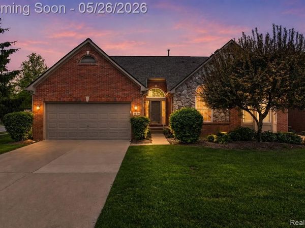 3550 Lexington Drive, Auburn Hills, MI 48326