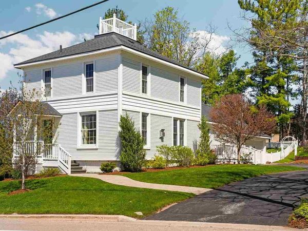 701 Jennings Ave, Petoskey, MI 49770