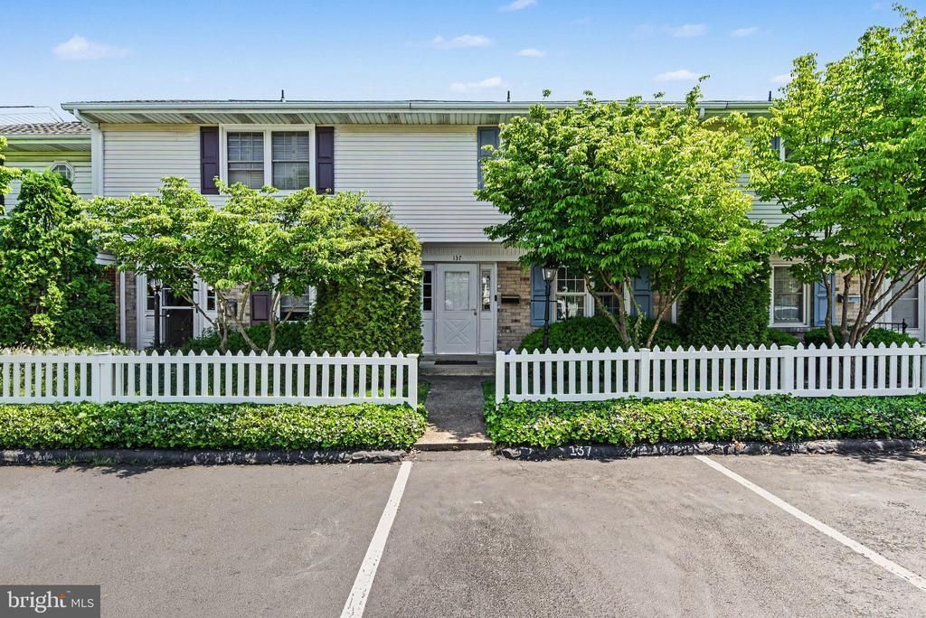 137 W VINE STREET, SHIREMANSTOWN, PA 17011