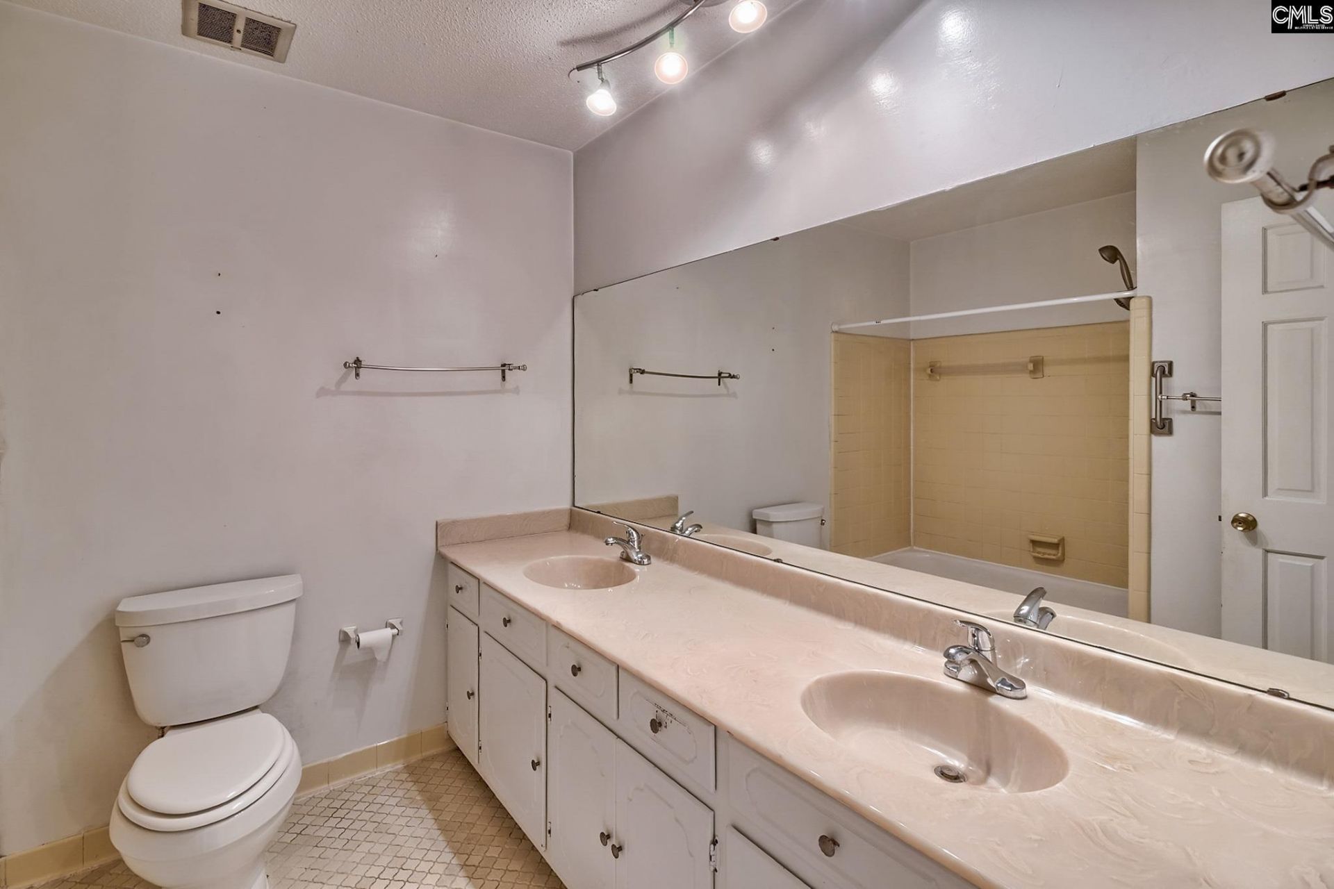 1700 N Woodstream Road Photo 25
