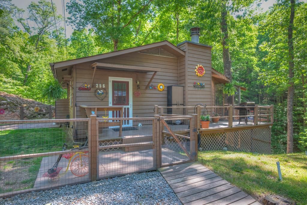 256 Woods Dr, Murphy, NC 28906 Main Photo
