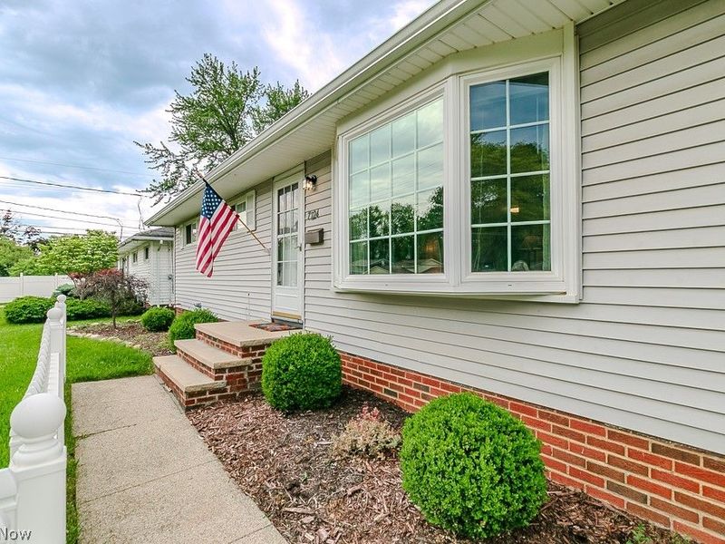 7224 Meadow Lane, Parma, OH 44134 Photo 2