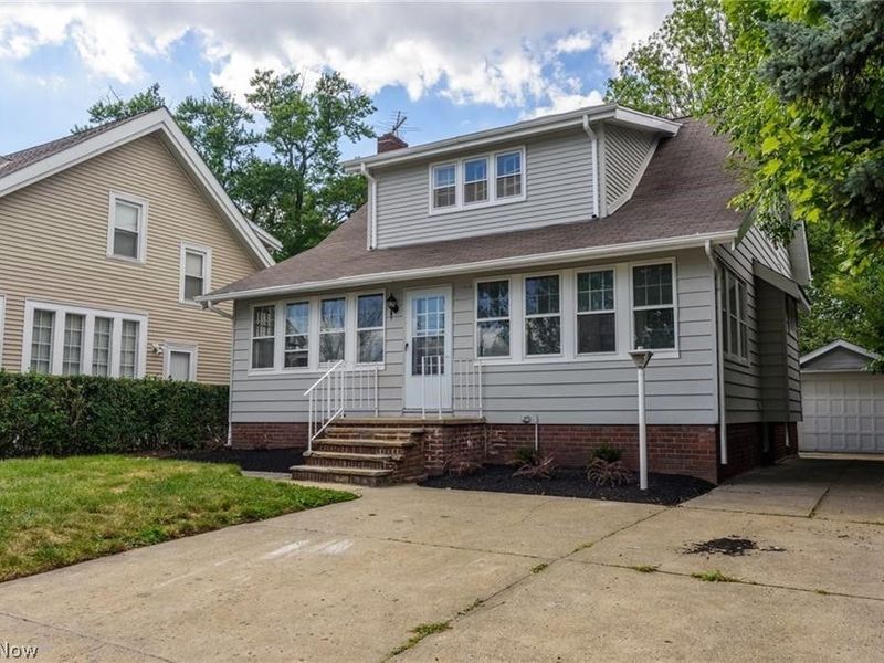 18119 Lake Shore Boulevard, Cleveland, OH 44119 Photo 2