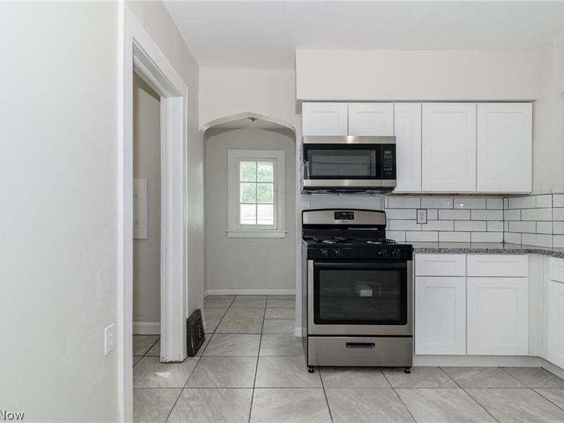 18119 Lake Shore Boulevard, Cleveland, OH 44119 Photo 20