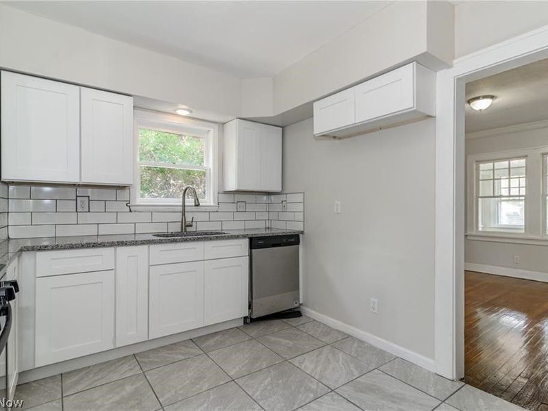 18119 Lake Shore Boulevard, Cleveland, OH 44119 Photo 23