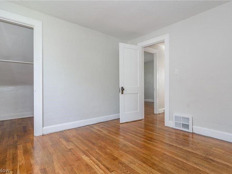 18119 Lake Shore Boulevard, Cleveland, OH 44119 Photo 31