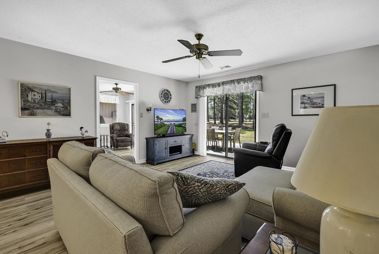 130 Berry Tree Ln.  Photo 10