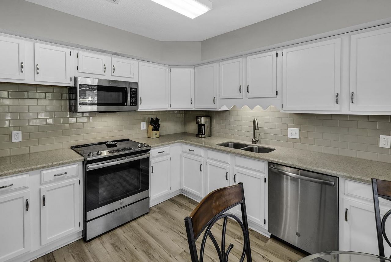 130 Berry Tree Ln.  Photo 15