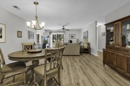 130 Berry Tree Ln.  photo 4