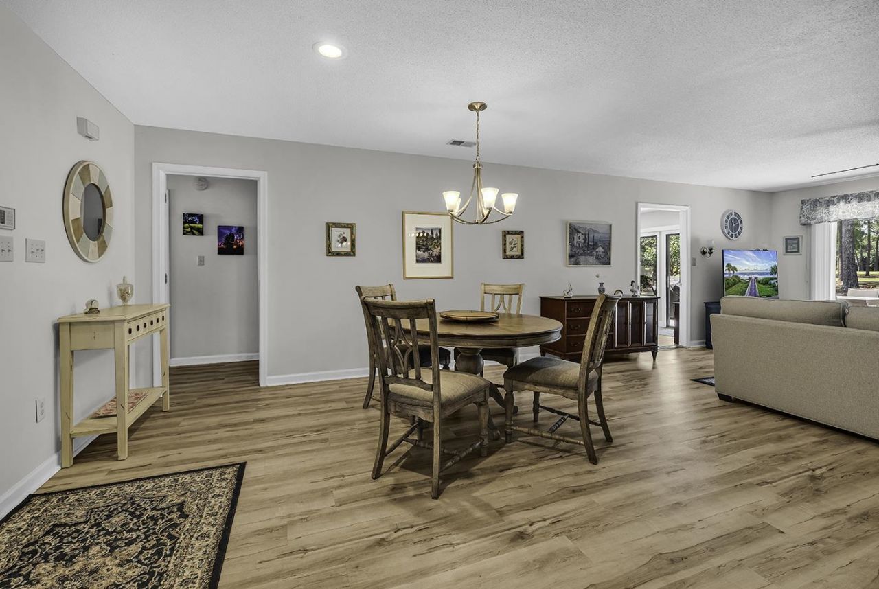 130 Berry Tree Ln.  Photo 4